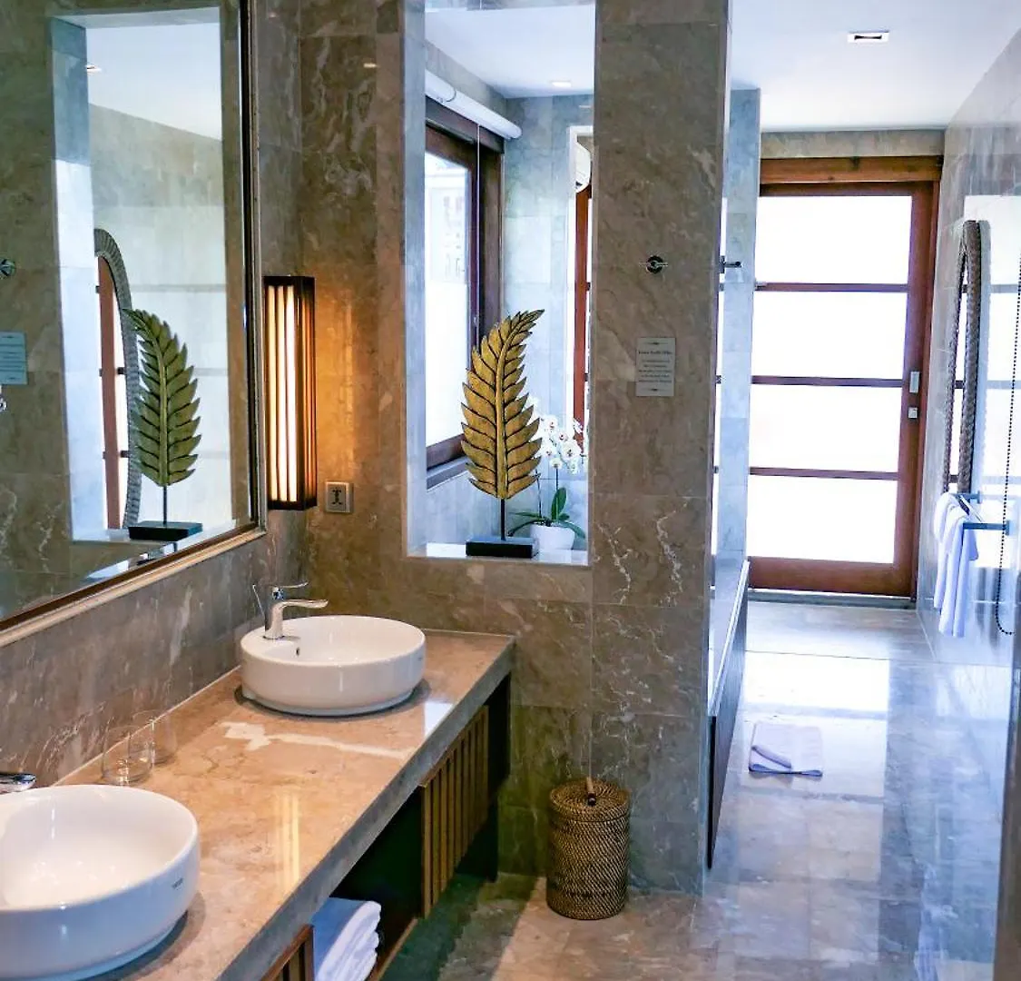 Noco Luxury Villa Seminyak