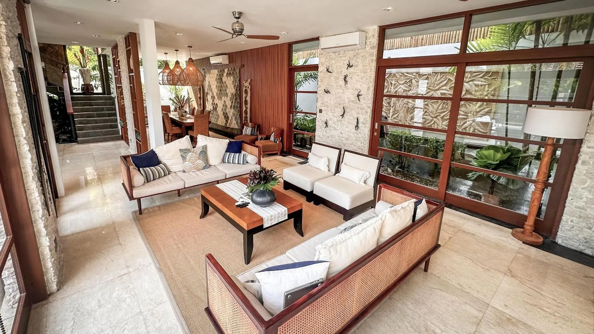 Noco Luxury Villa Seminyak 0*, Σεμινιάκ